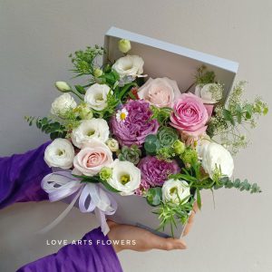 Hộp hoa tình yêu - Món quà ngọt ngào dành tặng người thương